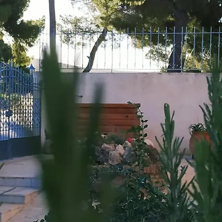 Harmonic Place Λουτράκι