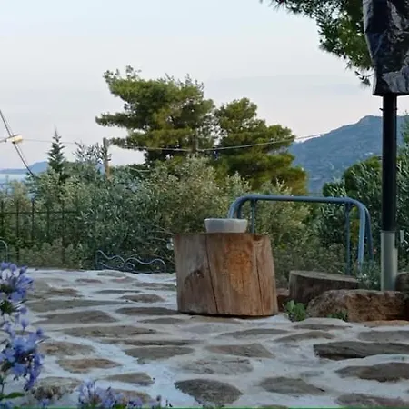 Harmonic Place Λουτράκι