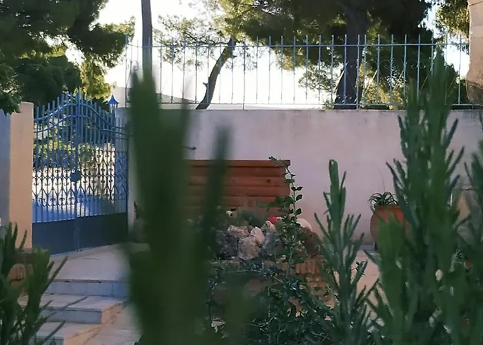 Harmonic Place Λουτράκι